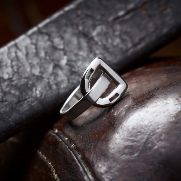 bague étrier en or blanc