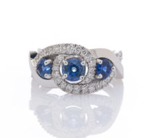 Bague de joaillier saphir et diamants