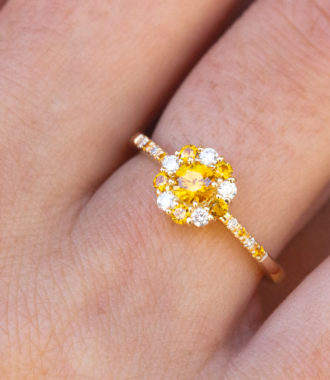 bague solitaire astre saphir jaune et diamant